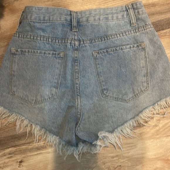 SHEIN Jean Cut Off Shorts Fringed XS Size 2 Light Wash Distressed Daisy Dukes - Picture 2 of 3